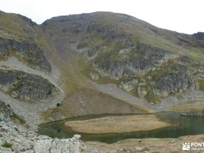 Andorra-País de los Pirineos; mochilas excursion parque natural urbasa andia sierra de gata fotos se